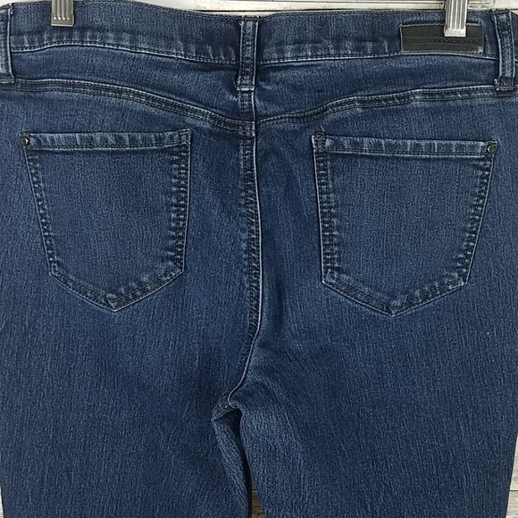 DKNY, SOHO ,0056, women's straight leg, Sz 8 - Picture 6 of 7